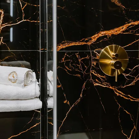 Arte Reduta 91 Garaz Faktura Vat Lägenhet Lublin